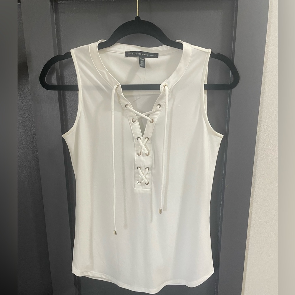 White House Black Market LacUp Shell / never worn but no tags
